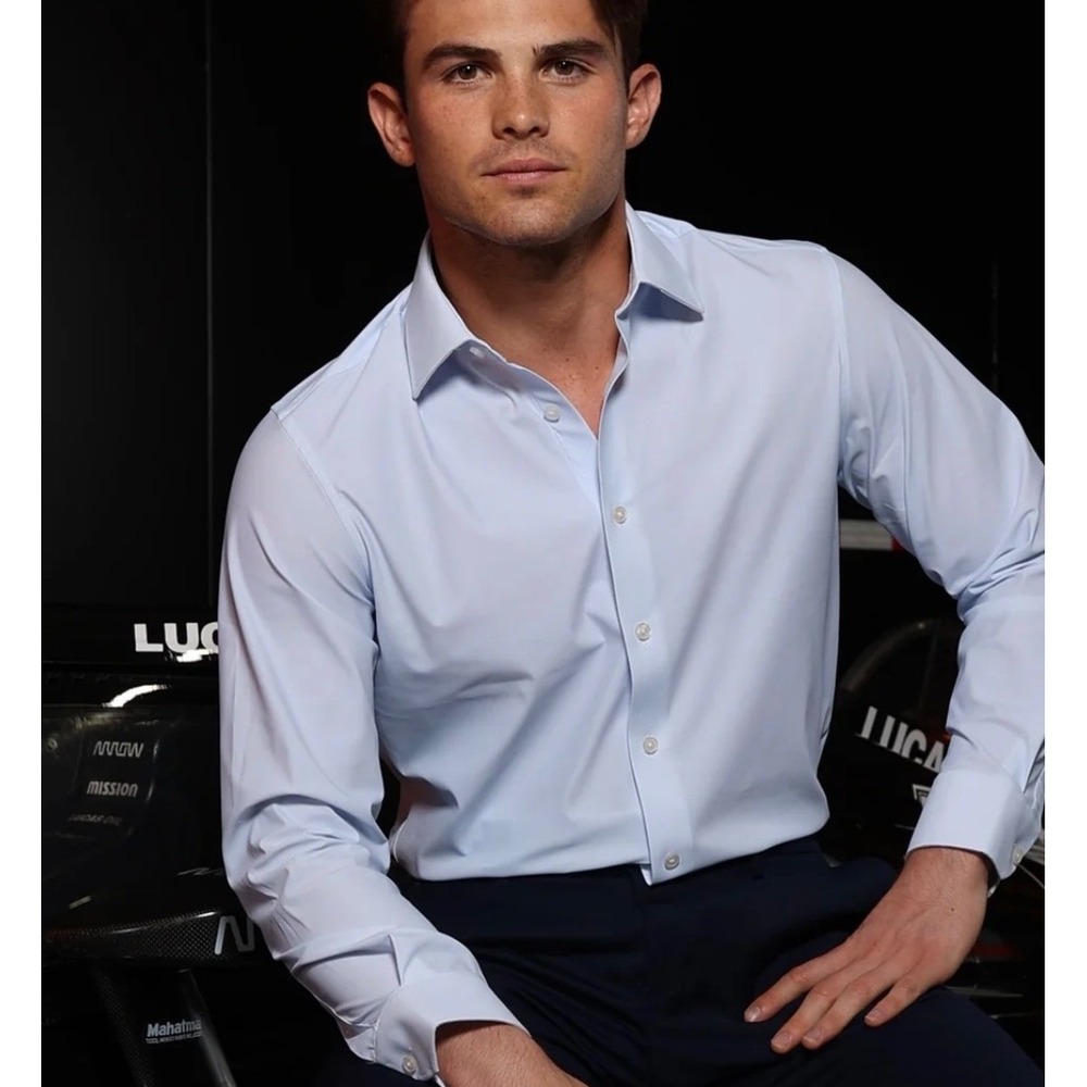 NWT Collars & Co Mens Apex Performance Dress Shirt L Pale Blue Nylon Spandex